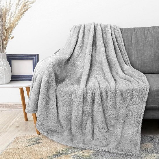 Light Grey Plush Throw Blanket for Couch, Sherpa Soft Cozy Blanket and Throw for Sofa Bed, Decorative Fur Fuzzy Warm Fleece Blanket, Lightweight Boho Home Decor All Season, 50x60